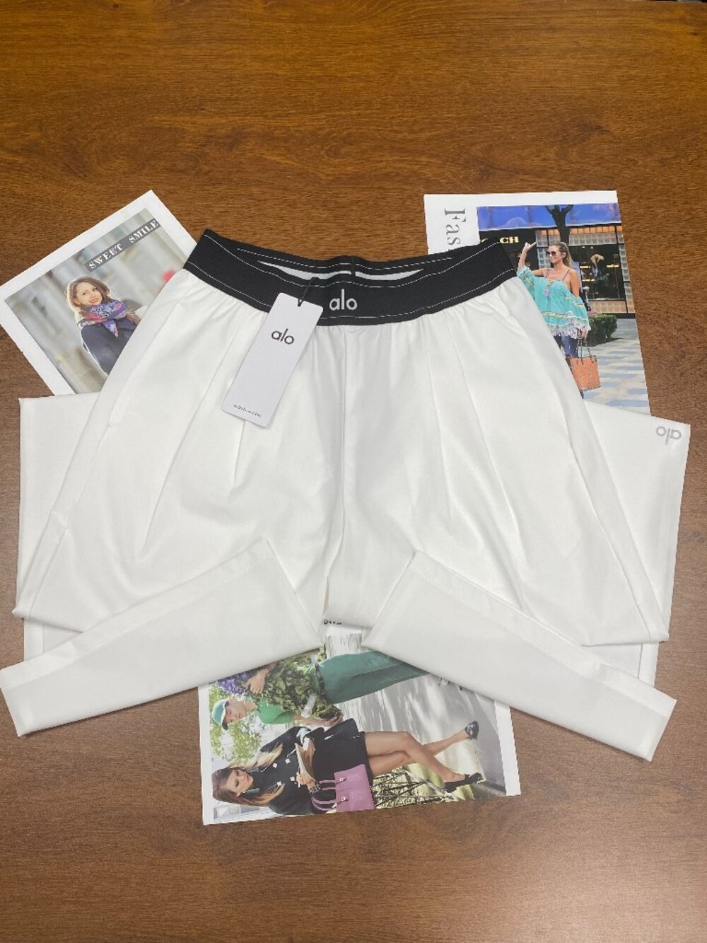 🦓New With Tags ALO Yoga👩🦳White Black Trouser Pants (30-inch inseam) - Picture 2 of 9